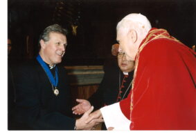 ‘Doing theology on his knees’: Joseph Ratzinger